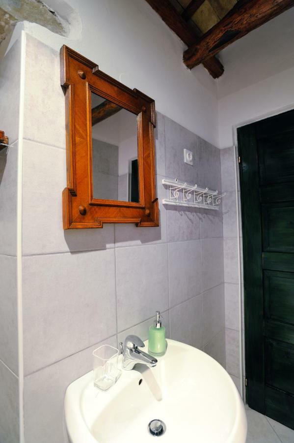 Traditional Istrian Stone House Šmarje 外观 照片