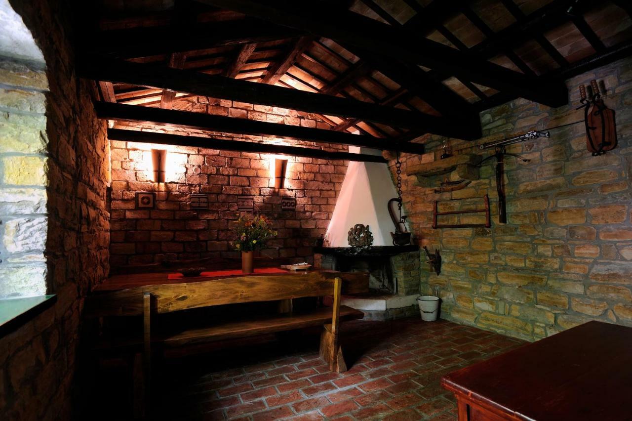 Traditional Istrian Stone House Šmarje 外观 照片